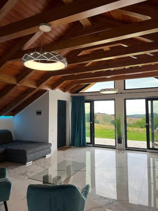 Casa Moderna In Sinteu - Intersectia Intre Modern Si Linistea Naturii Huta Voivozi Esterno foto