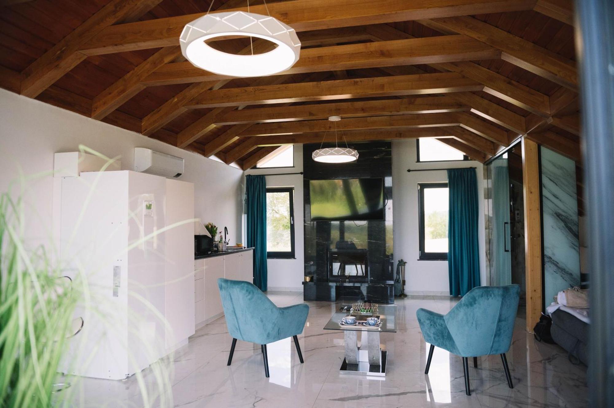 Casa Moderna In Sinteu - Intersectia Intre Modern Si Linistea Naturii Huta Voivozi Esterno foto