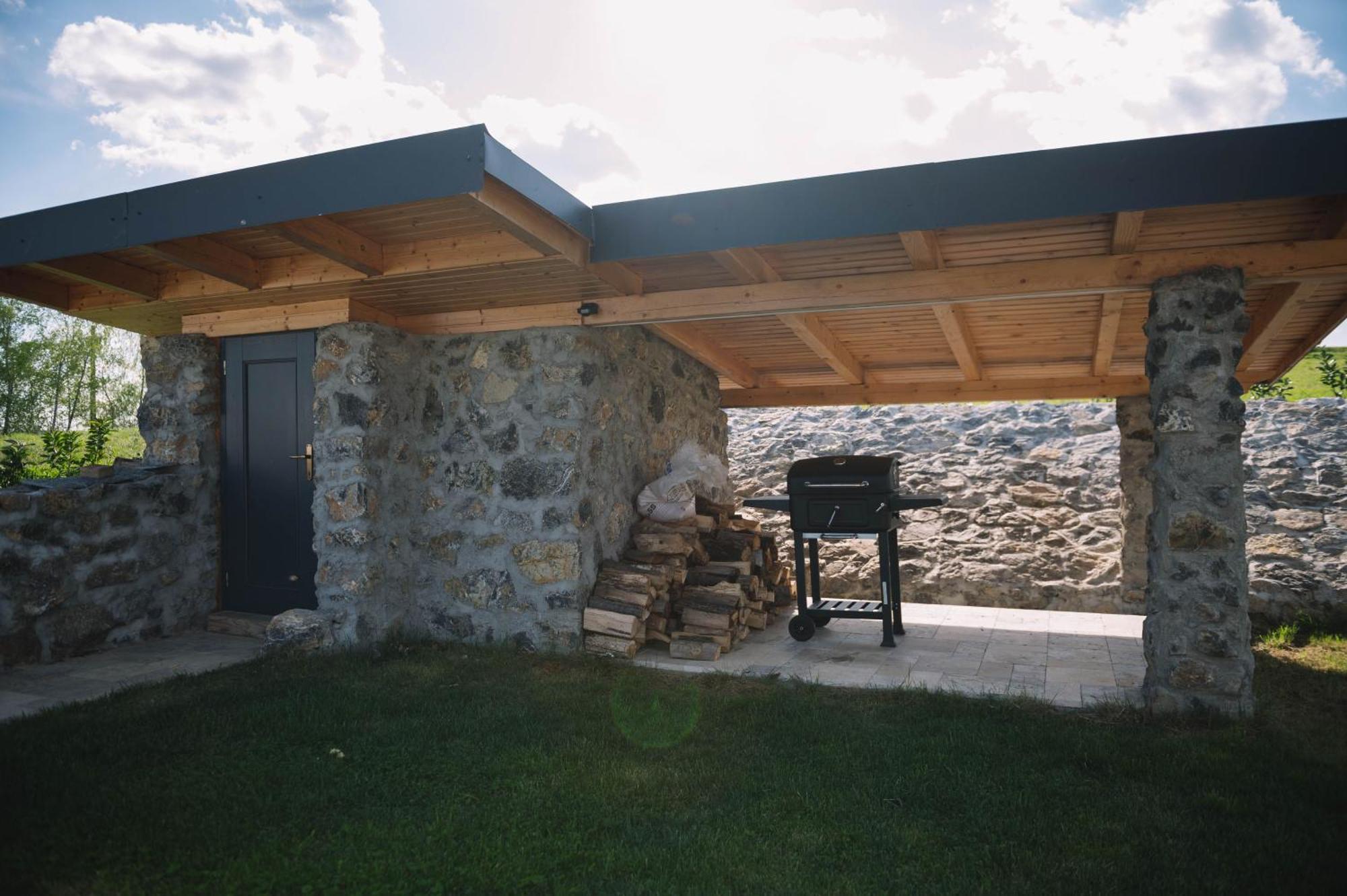 Casa Moderna In Sinteu - Intersectia Intre Modern Si Linistea Naturii Huta Voivozi Esterno foto