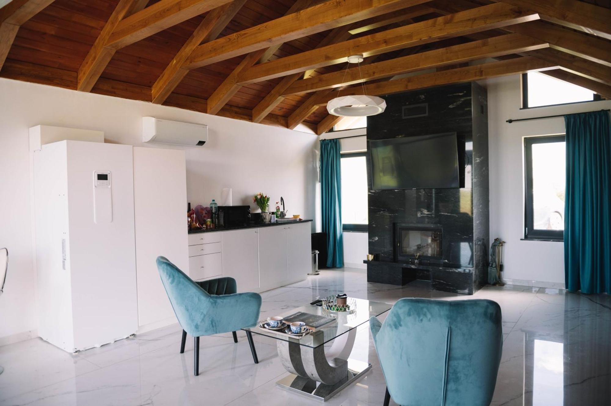 Casa Moderna In Sinteu - Intersectia Intre Modern Si Linistea Naturii Huta Voivozi Esterno foto